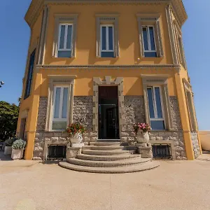 https://villa-mosca.hotelsalgherosardinia.com